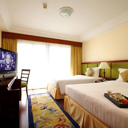 Kalim Resort Patong Екстер'єр фото