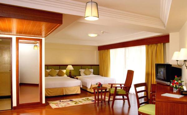 Kalim Resort Patong Екстер'єр фото
